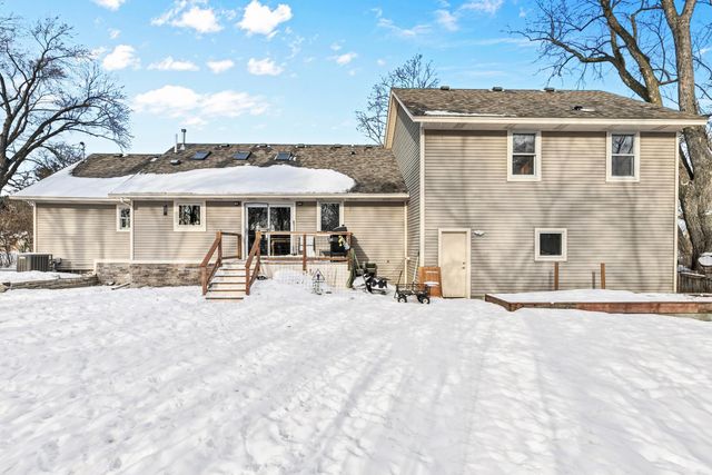 1432 Rose Place, Roseville, MN 55113