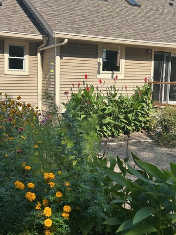 1432 Rose Place, Roseville, MN 55113