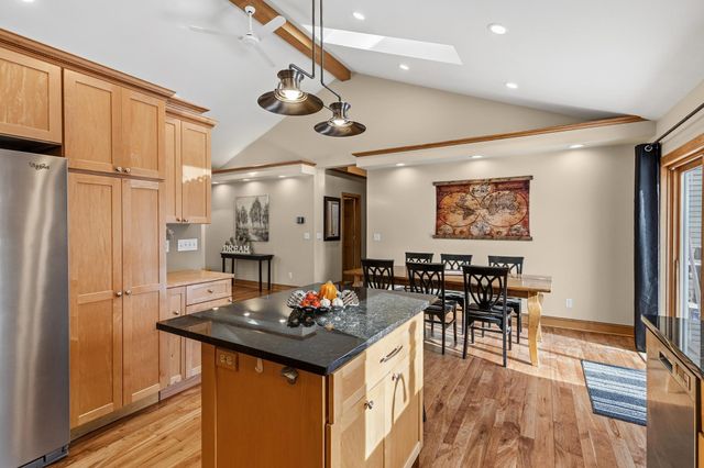 1432 Rose Place, Roseville, MN 55113