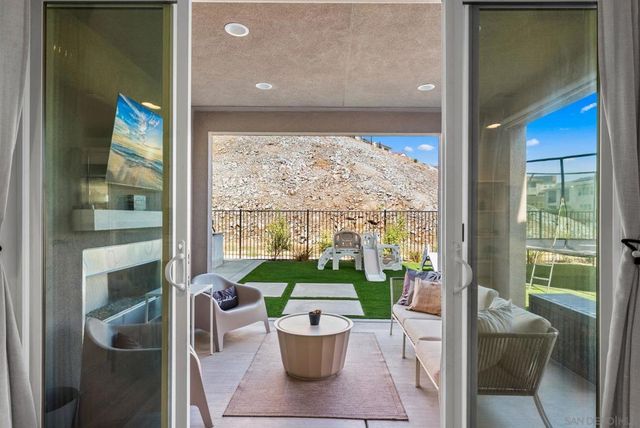 1567 Corte Botanicas, Chula Vista, CA 91913