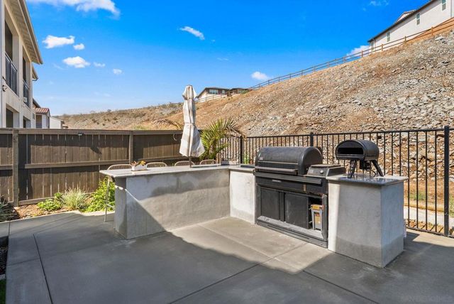 1567 Corte Botanicas, Chula Vista, CA 91913