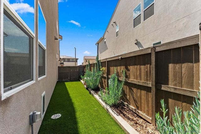 1567 Corte Botanicas, Chula Vista, CA 91913