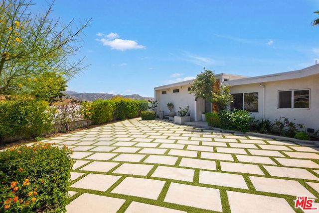 10418 Ormond Street, Sunland, CA 91040
