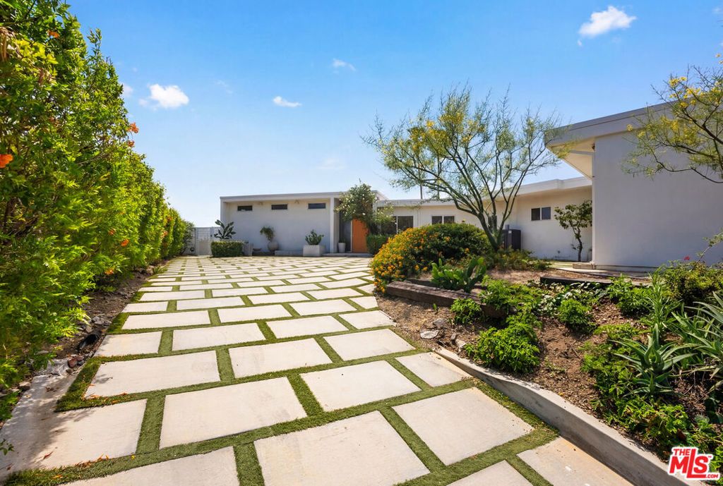 10418 Ormond Street, Sunland, CA 91040