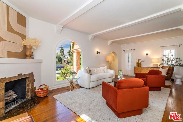 4118 5th Avenue, Los Angeles, CA 90008