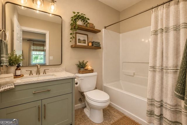1761 Liberty Parkway NW, Atlanta, GA 30318
