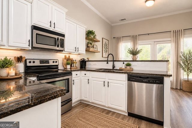 1761 Liberty Parkway NW, Atlanta, GA 30318