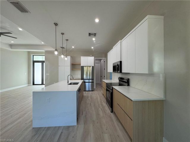 3217 60th AVE NE, Naples, FL 34120