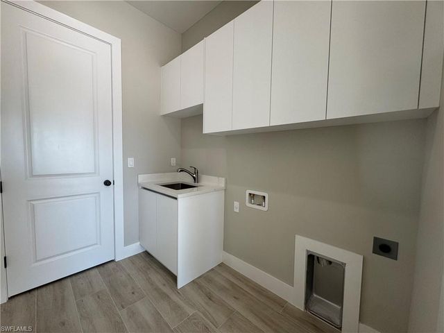 3217 60th AVE NE, Naples, FL 34120