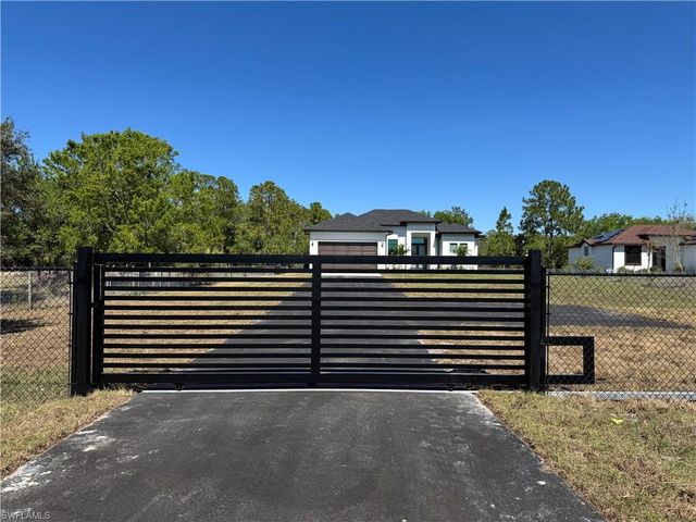 3217 60th AVE NE, Naples, FL 34120