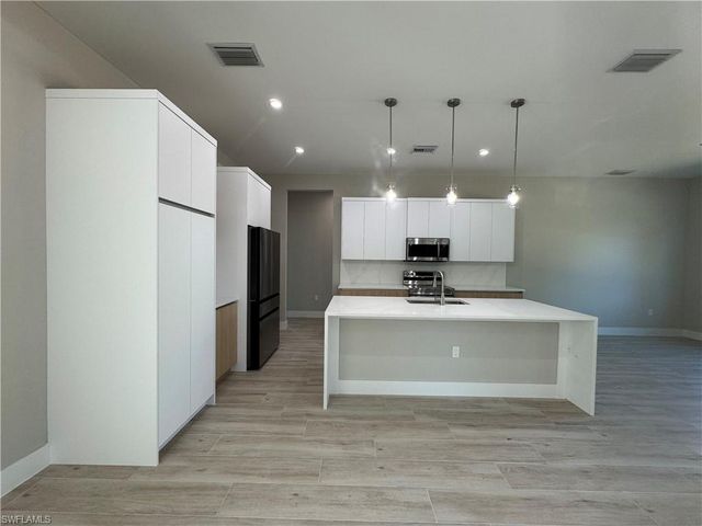 3217 60th AVE NE, Naples, FL 34120