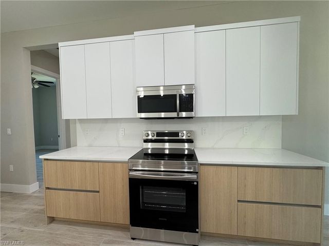 3217 60th AVE NE, Naples, FL 34120