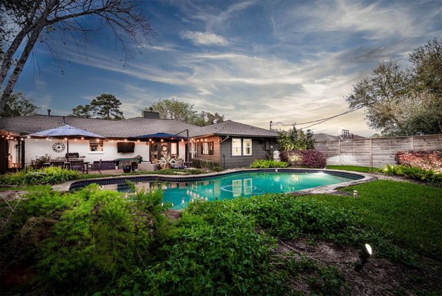 4517 Willowbend Boulevard, Houston, TX 77035