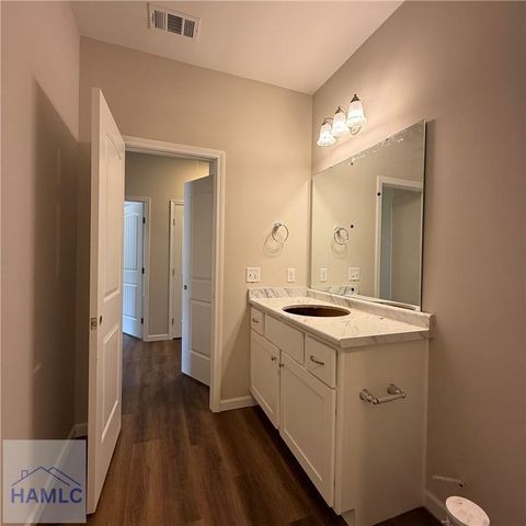 1302 Kentucky Street, Darien, GA 31305