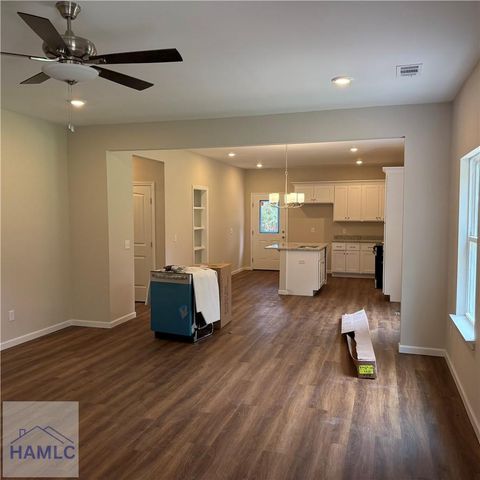 1302 Kentucky Street, Darien, GA 31305