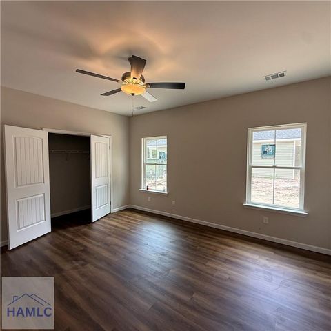 1302 Kentucky Street, Darien, GA 31305