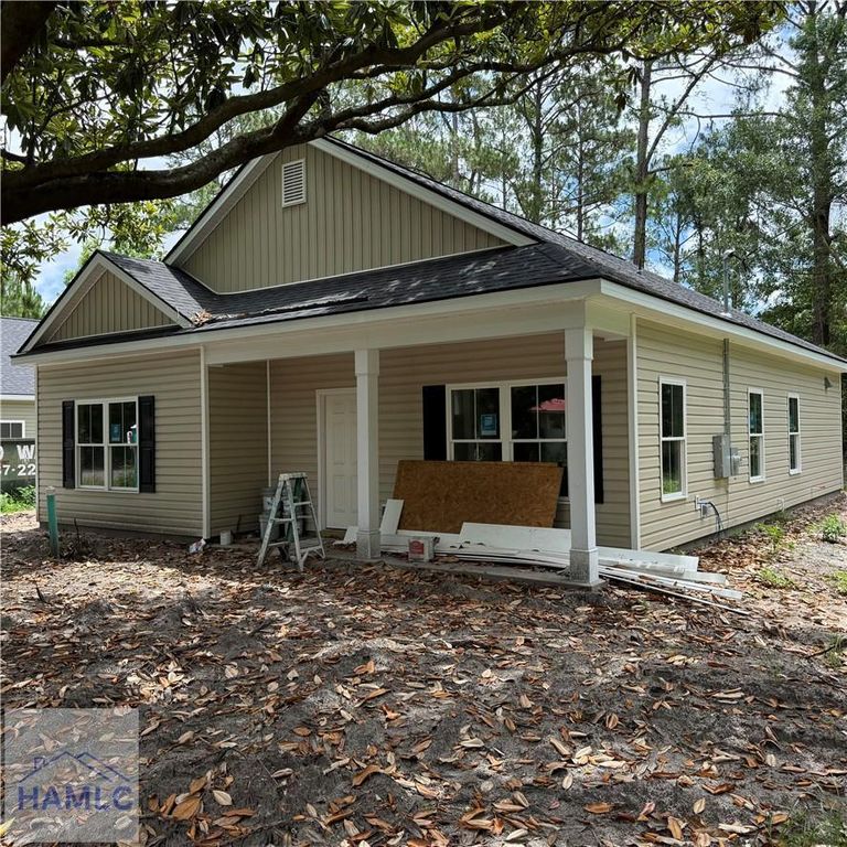 1302 Kentucky Street, Darien, GA 31305