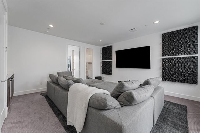 5854 E Post Oak Lane, Houston, TX 77055