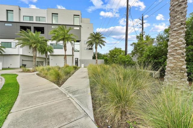 5854 E Post Oak Lane, Houston, TX 77055