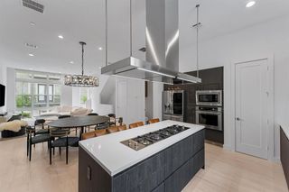 5854 E Post Oak Lane, Houston, TX 77055