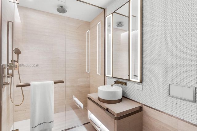 8955 NE Collins Ave 301, Surfside, FL 33154