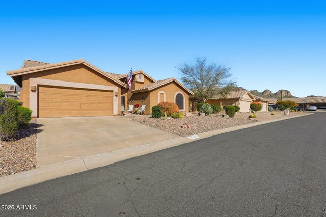 8436 E JUMPING CHOLLA Drive, Gold Canyon, AZ 85118