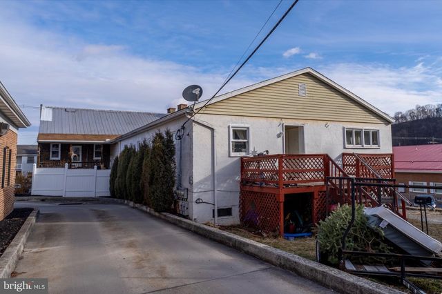 313-317 2ND E, Williamsburg, PA 16693