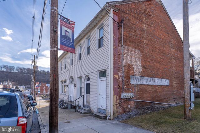 313-317 2ND E, Williamsburg, PA 16693