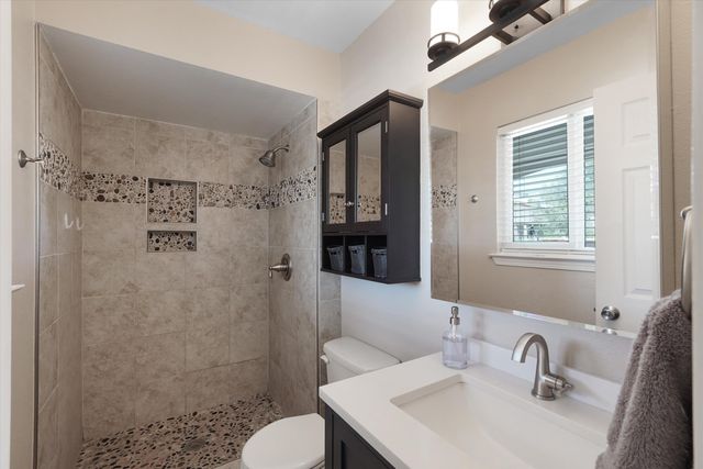 12112 Apache Avenue NE, Albuquerque, NM 87112