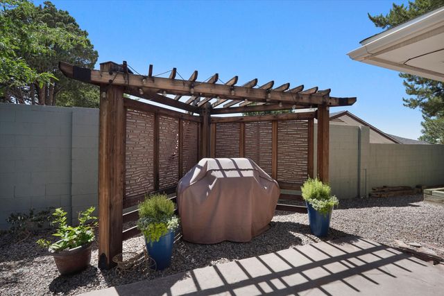 12112 Apache Avenue NE, Albuquerque, NM 87112
