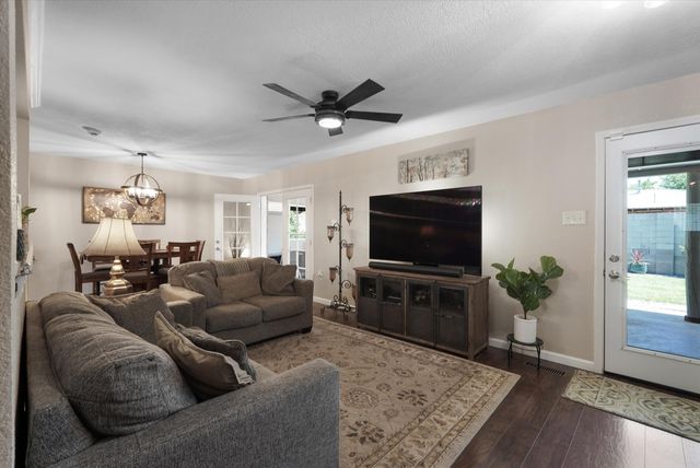 12112 Apache Avenue NE, Albuquerque, NM 87112