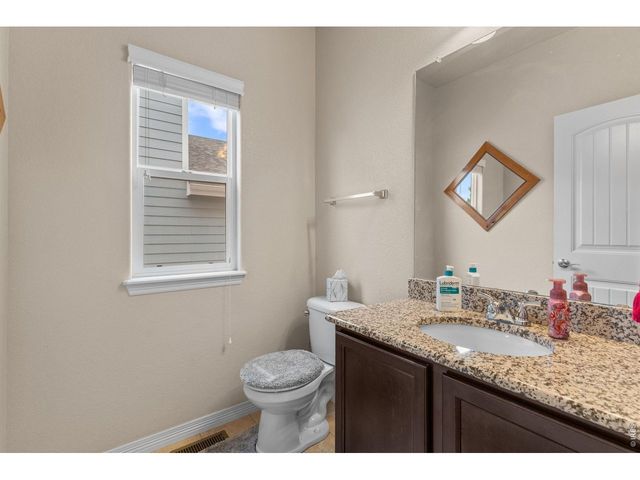562 Dakota Ct, Windsor, CO 80550