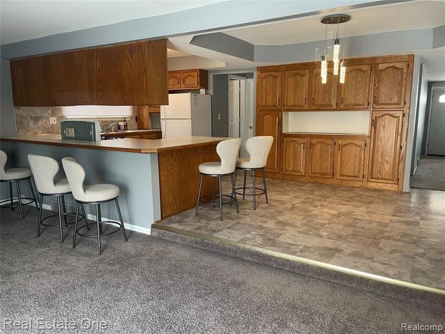 34639 Richard O Dr, Sterling Heights, MI 48310
