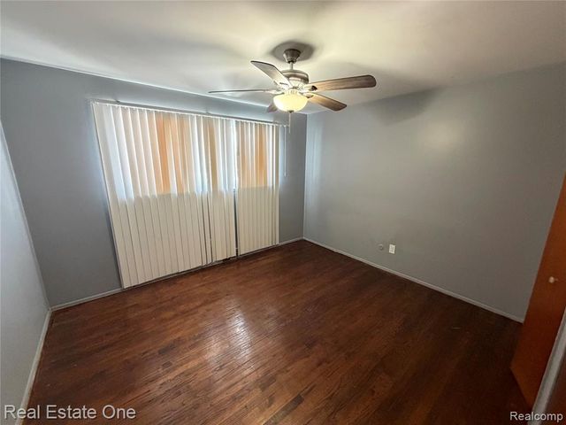 34639 Richard O Dr, Sterling Heights, MI 48310