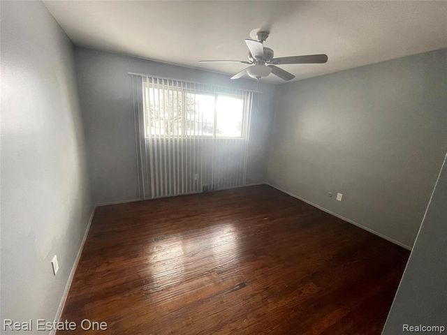 34639 Richard O Dr, Sterling Heights, MI 48310