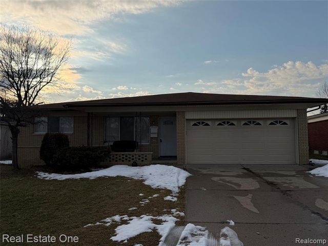 34639 Richard O Dr, Sterling Heights, MI 48310
