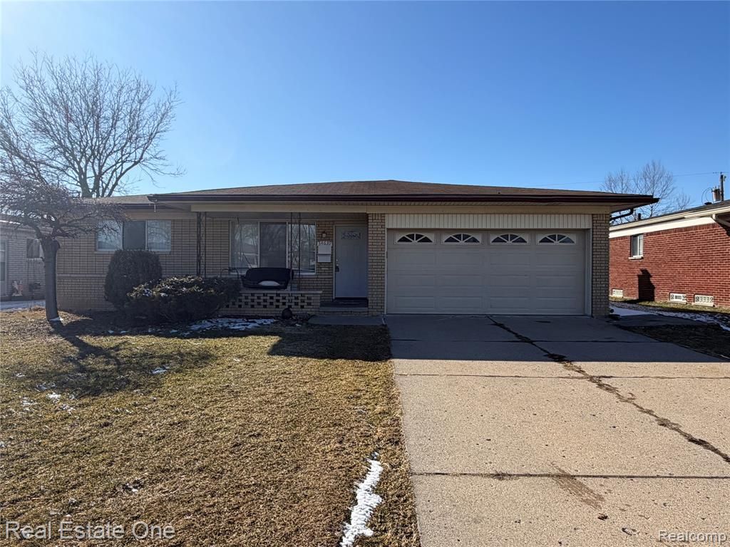 34639 Richard O Dr, Sterling Heights, MI 48310