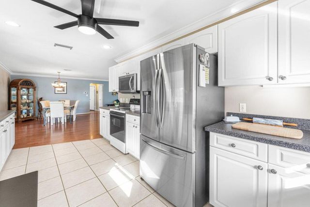 7332 Oakmont Drive, Lake Worth, FL 33467