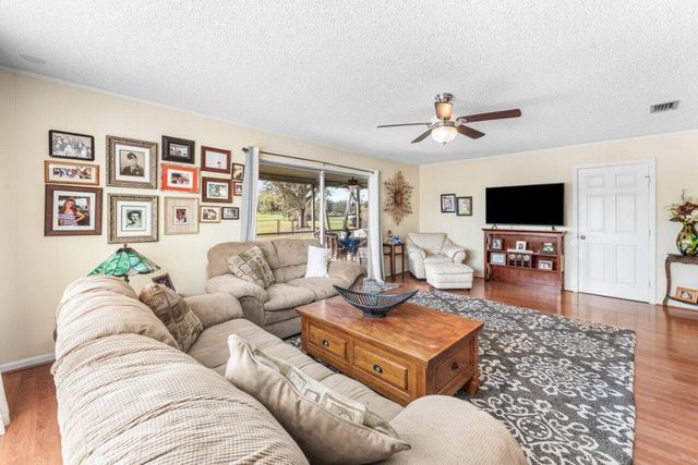 7332 Oakmont Drive, Lake Worth, FL 33467