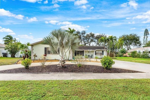 7332 Oakmont Drive, Lake Worth, FL 33467