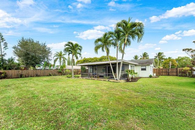 7332 Oakmont Drive, Lake Worth, FL 33467