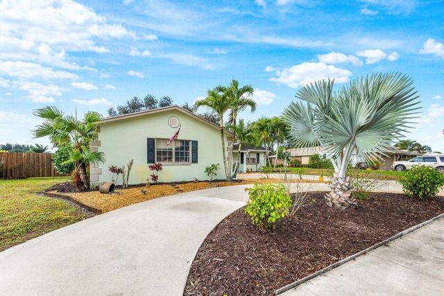 7332 Oakmont Drive, Lake Worth, FL 33467