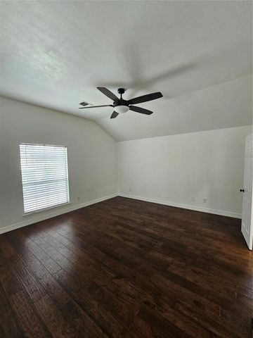 9207 Dairy View Lane, Houston, TX 77099