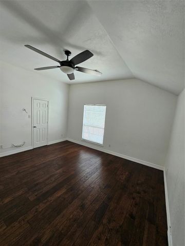 9207 Dairy View Lane, Houston, TX 77099