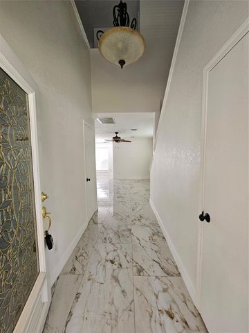 9207 Dairy View Lane, Houston, TX 77099