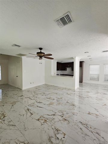 9207 Dairy View Lane, Houston, TX 77099