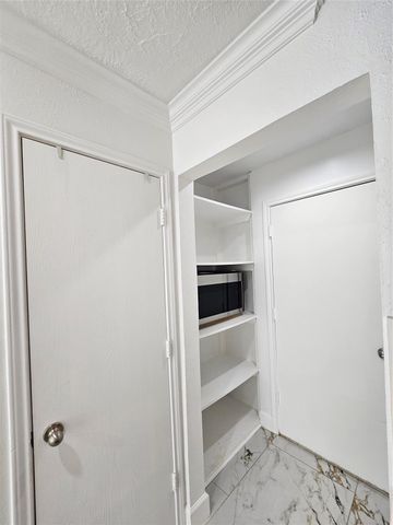 9207 Dairy View Lane, Houston, TX 77099