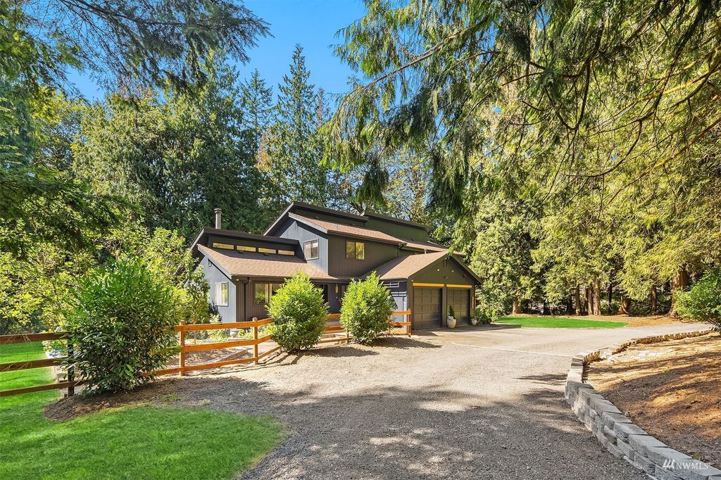 Image 1 of property listing at 14235 248th Place SE, Issaquah, WA 98027