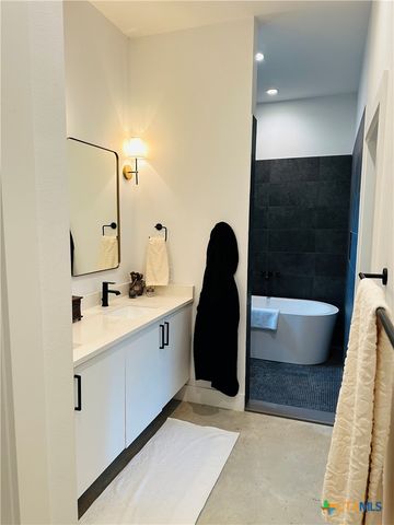 5 Cripple Creek Court, Wimberley, TX 78676