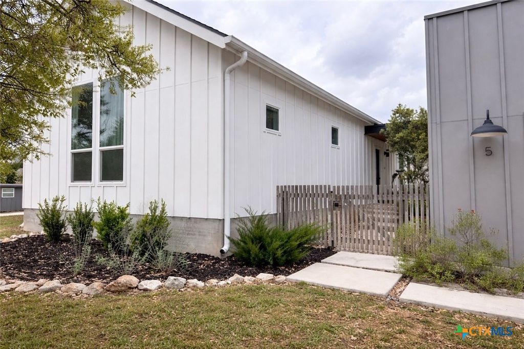 5 Cripple Creek Court, Wimberley, TX 78676